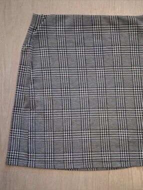 Plaid Pencil Skirt in Black and White